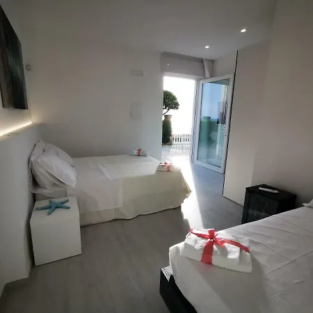 Sunset Bay Torre Suda