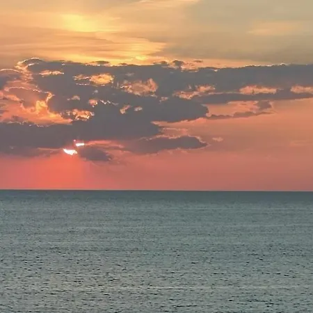 לינה וארוחת בוקר Sunset Bay