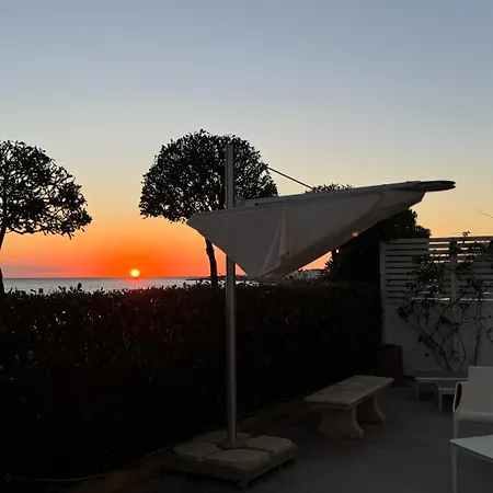 לינה וארוחת בוקר Sunset Bay
