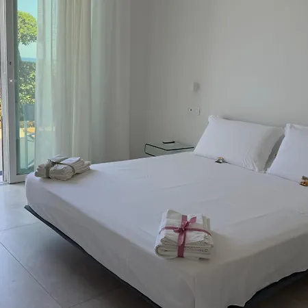 Sunset Bay Torre Suda