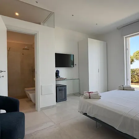 Sunset Bay Torre Suda