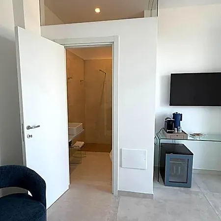 Sunset Bay Bed & Breakfast 4*